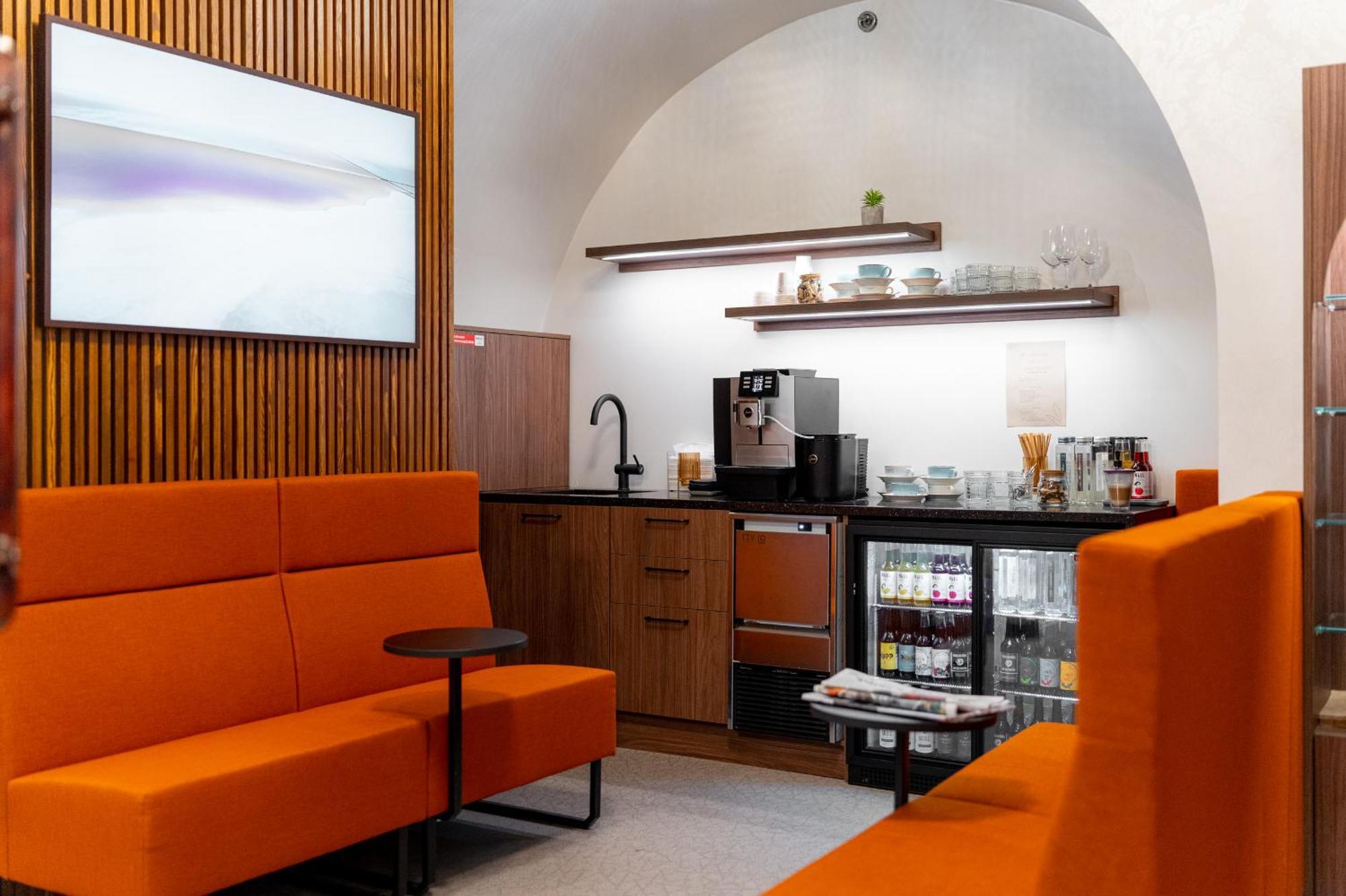 Hotel Wesset Parnawa