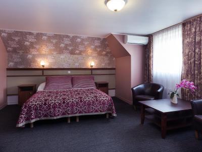 Hotel Wesset Parnawa
