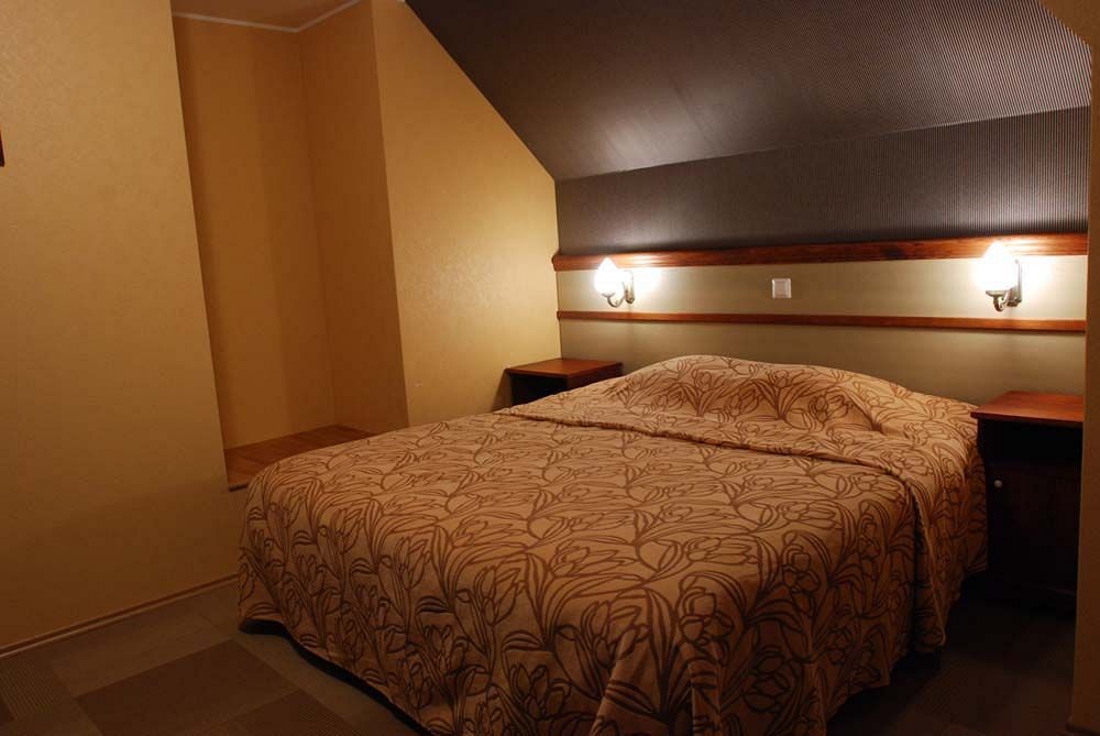 Hotel Wesset Parnawa