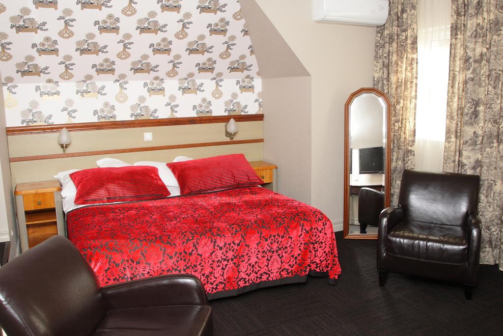 Wesset Hotel Parnawa